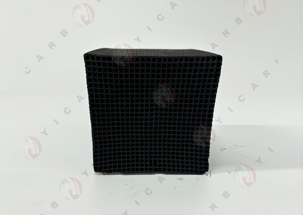 activated-charcoal-and-charcoal